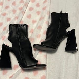 Steve Madden black boots